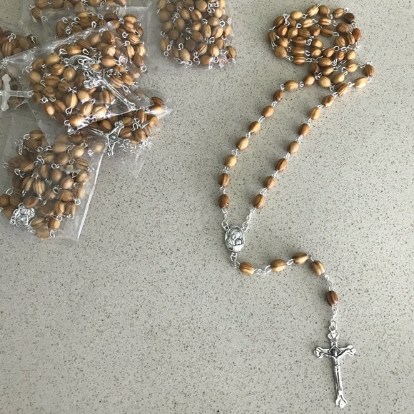 10 pc lot Olive Wood Rosary Cross Crucifix Madonna - Picture 3 of 3